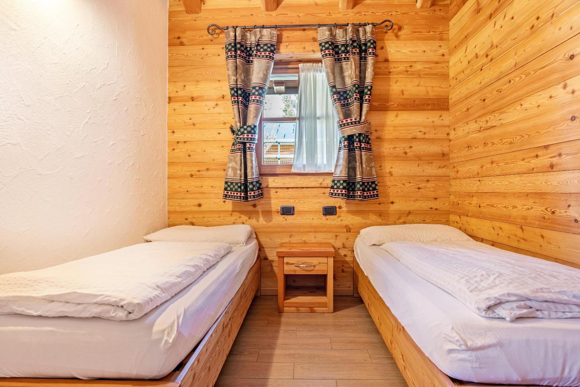 Chalet Camping Fae 3 Villa Мадона ди Кампильо Екстериор снимка