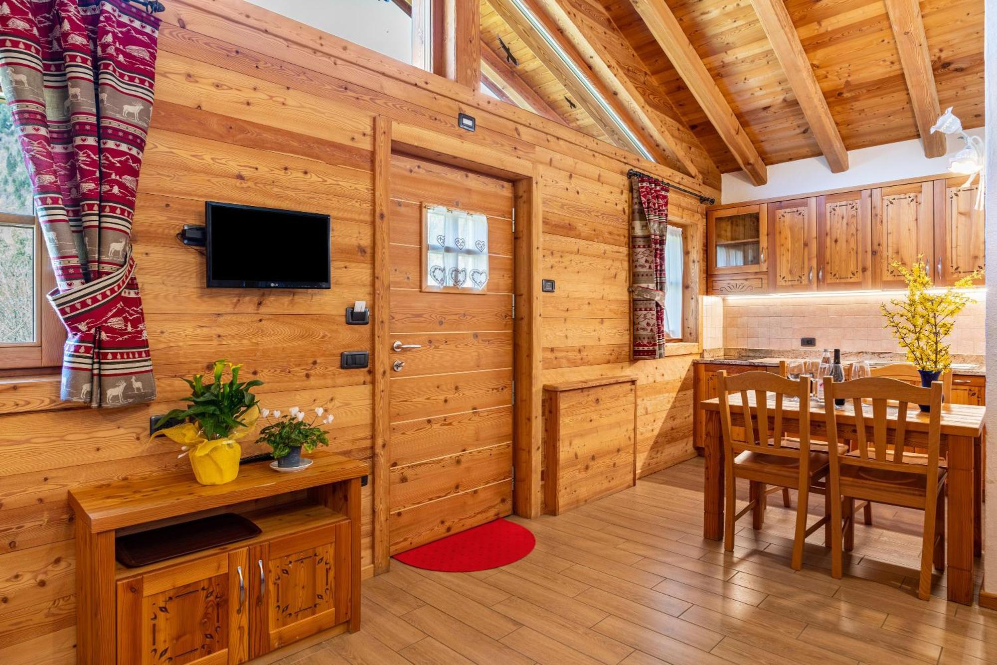 Chalet Camping Fae 3 Villa Мадона ди Кампильо Екстериор снимка